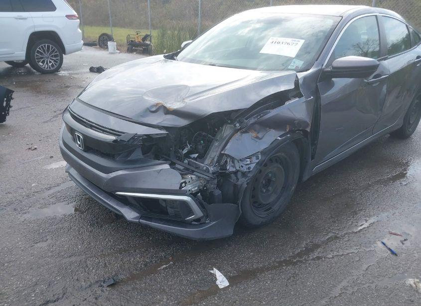 Photo 6 of 2019 Honda Civic LX (VIN 19XFC2F68KE036621)