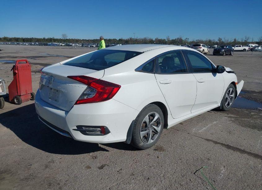 Photo 4 of 2019 Honda Civic LX (VIN 19XFC2F68KE037915)