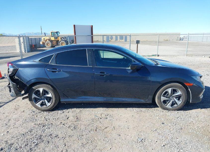 Photo 13 of 2019 Honda Civic LX (VIN 19XFC2F68KE200949)