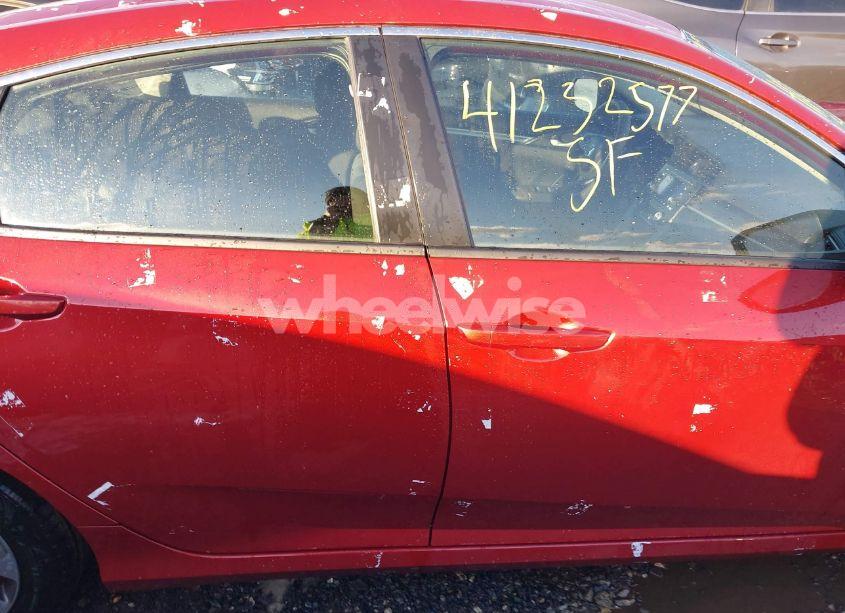 Photo 13 of 2019 Honda Civic LX (VIN 19XFC2F69KE009931)