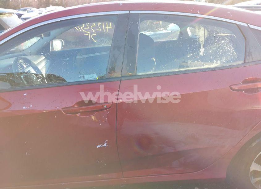 Photo 14 of 2019 Honda Civic LX (VIN 19XFC2F69KE009931)