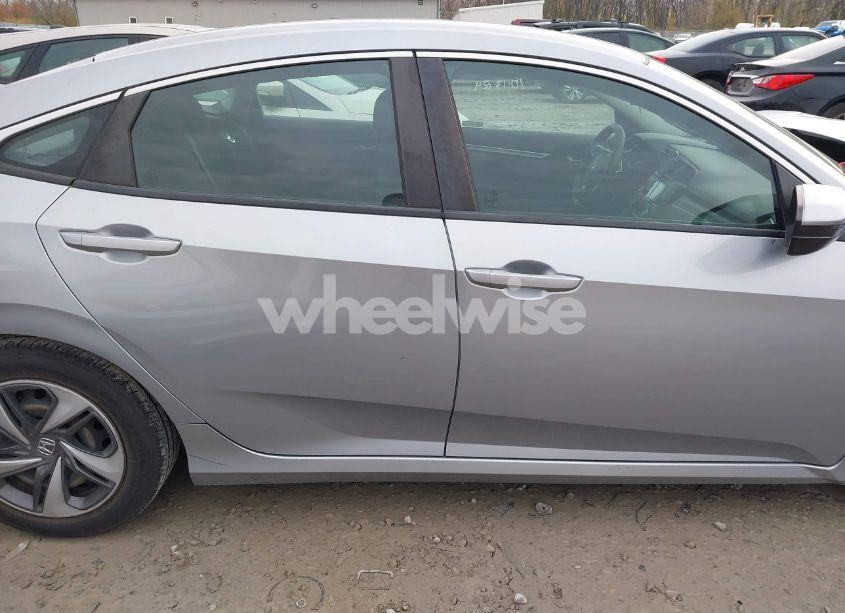 Photo 13 of 2019 Honda Civic LX (VIN 19XFC2F69KE042749)