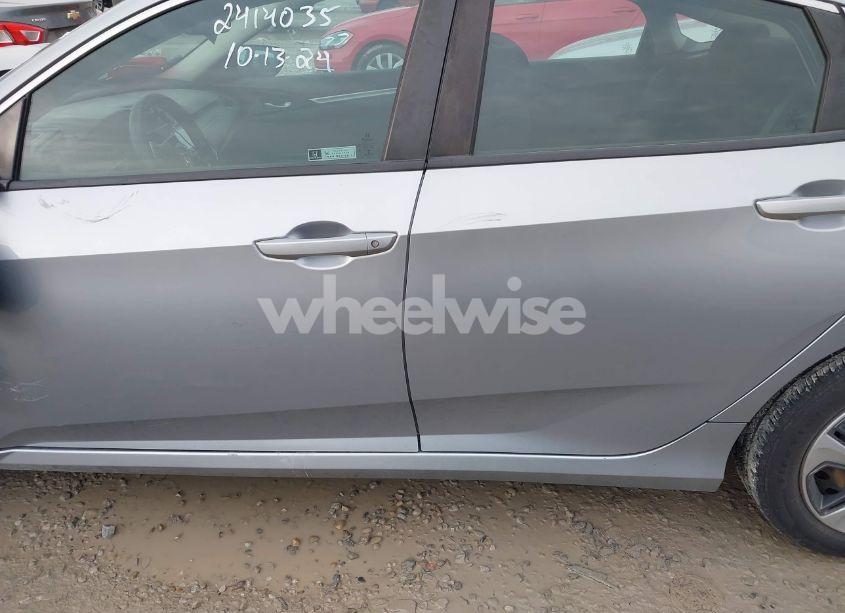 Photo 14 of 2019 Honda Civic LX (VIN 19XFC2F69KE042749)