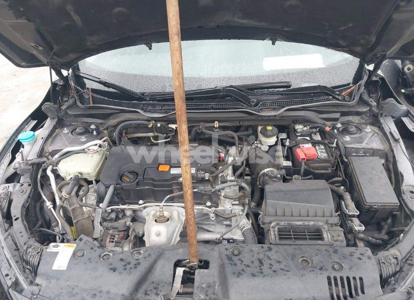 Photo 10 of 2019 Honda Civic LX (VIN 19XFC2F6XKE030755)