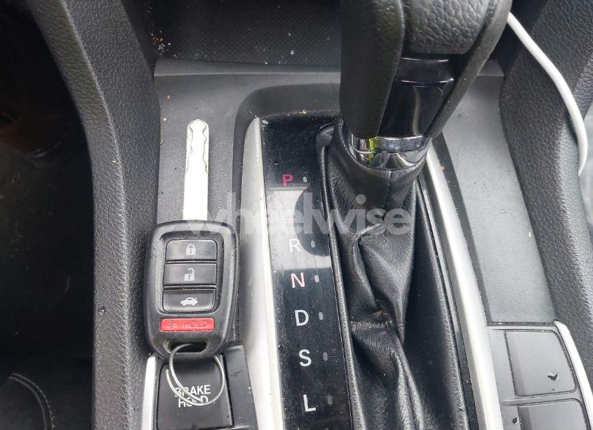 Photo 11 of 2019 Honda Civic LX (VIN 19XFC2F6XKE030755)