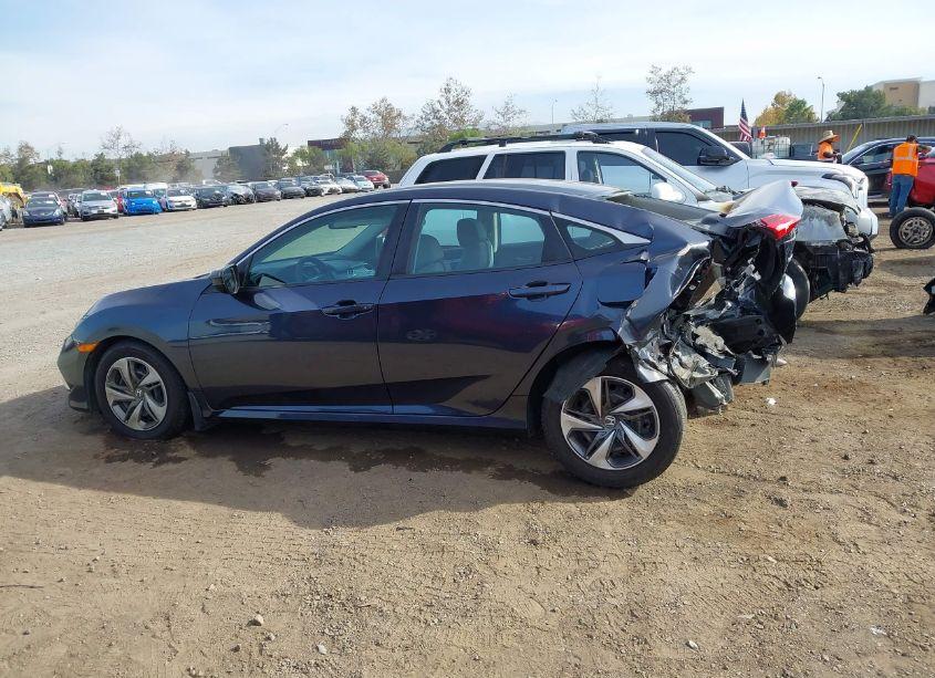 Photo 14 of 2019 Honda Civic LX (VIN 19XFC2F6XKE203819)