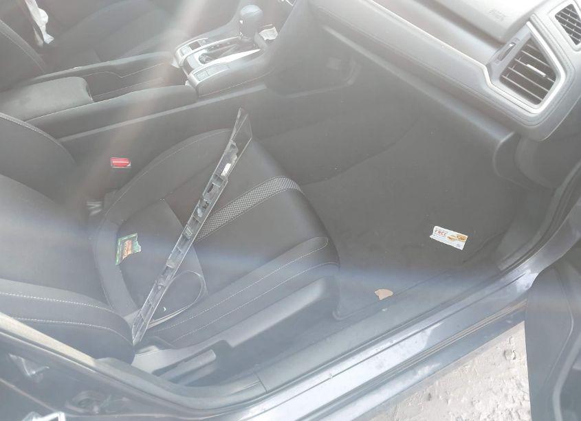 Photo 5 of 2021 Honda Civic LX (VIN 19XFC2F6XME001534)