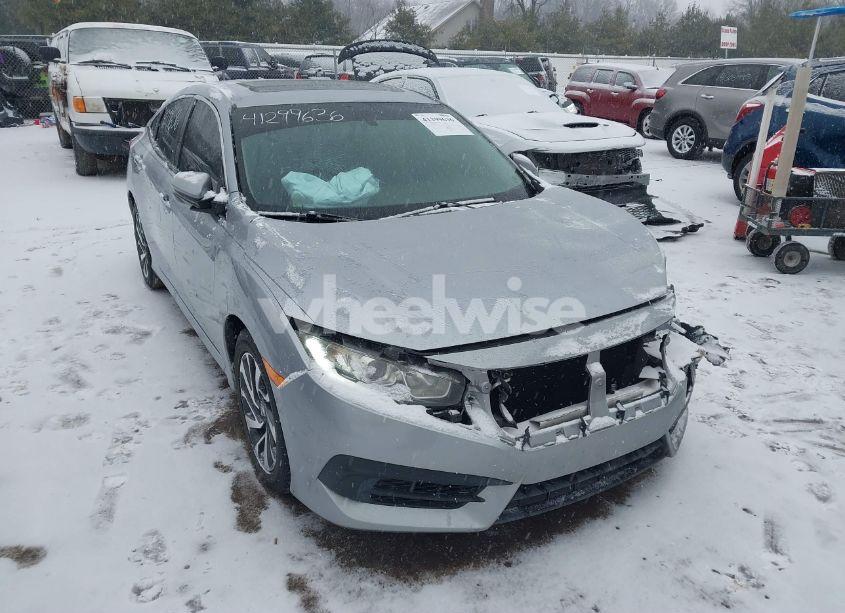 2017 Honda Civic EX (VIN 19XFC2F70HE040079) main photo
