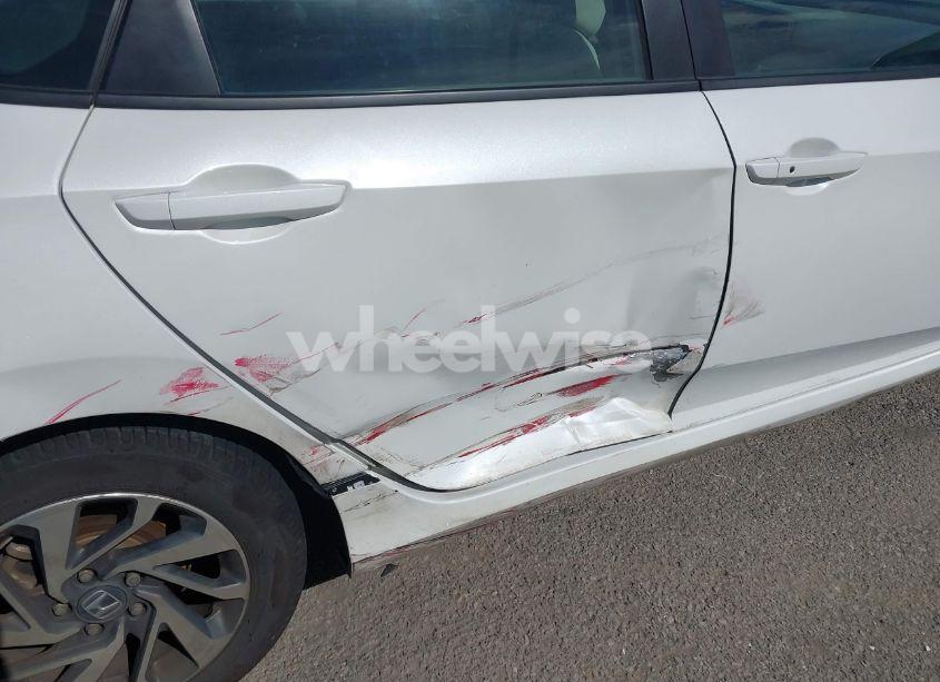 Photo 6 of 2017 Honda Civic EX (VIN 19XFC2F70HE077004)