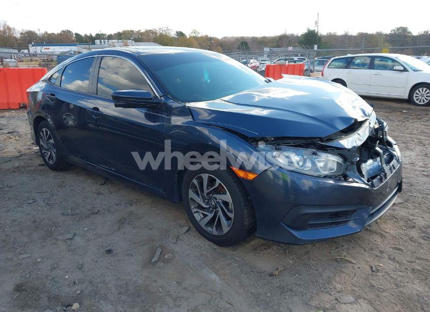 2018 Honda Civic EX (VIN 19XFC2F70JE004754) main photo