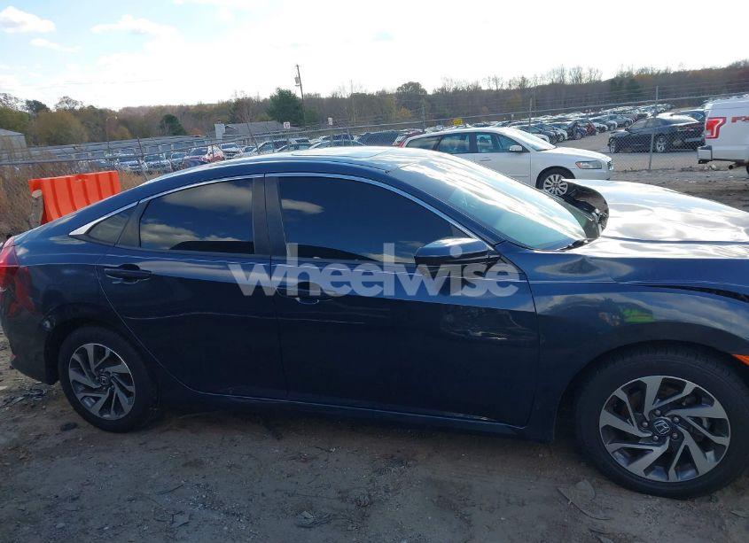 Photo 14 of 2018 Honda Civic EX (VIN 19XFC2F70JE004754)