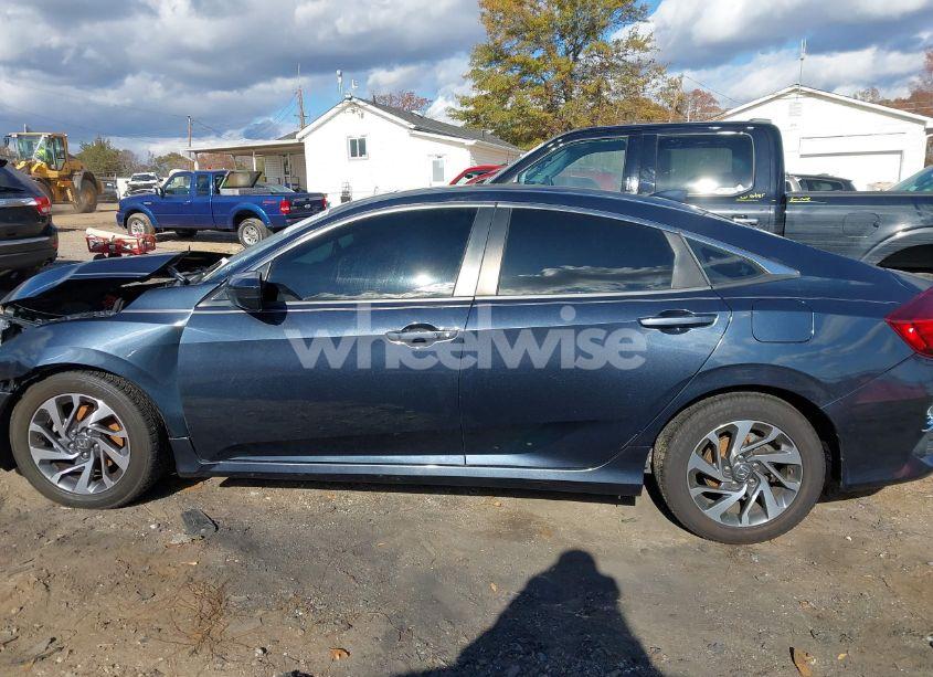 Photo 15 of 2018 Honda Civic EX (VIN 19XFC2F70JE004754)