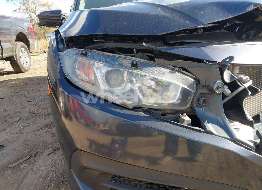 Photo 21 of 2018 Honda Civic EX (VIN 19XFC2F70JE004754)