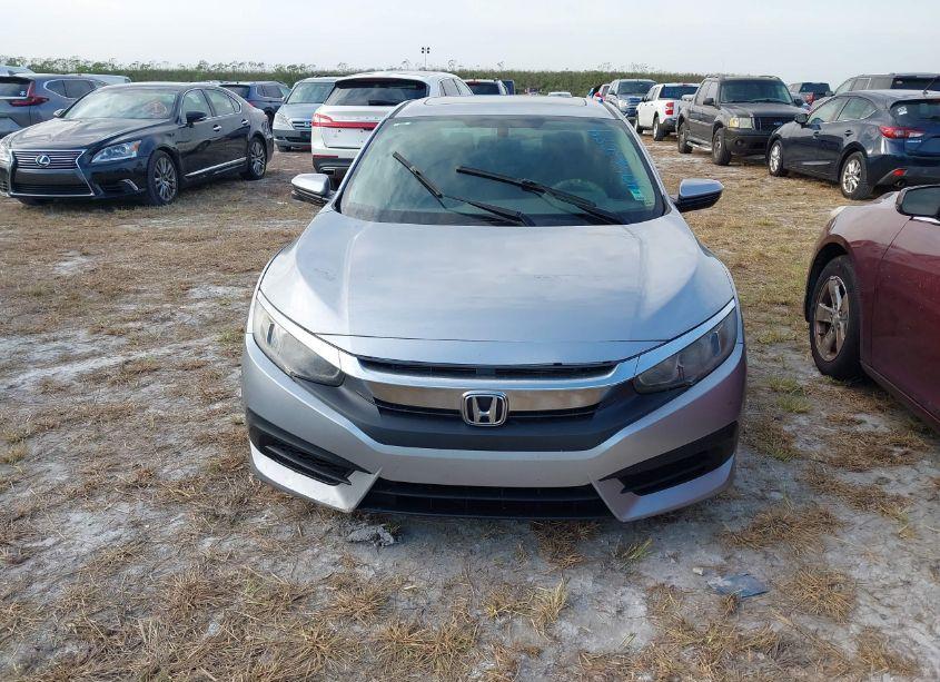 Photo 12 of 2018 Honda Civic EX (VIN 19XFC2F70JE007041)