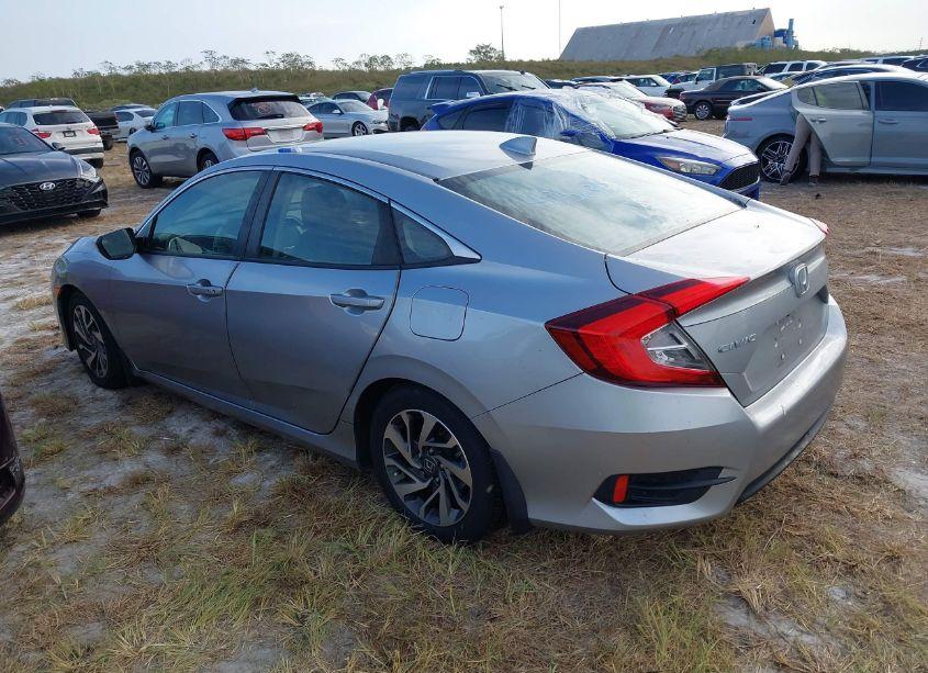 Photo 3 of 2018 Honda Civic EX (VIN 19XFC2F70JE007041)