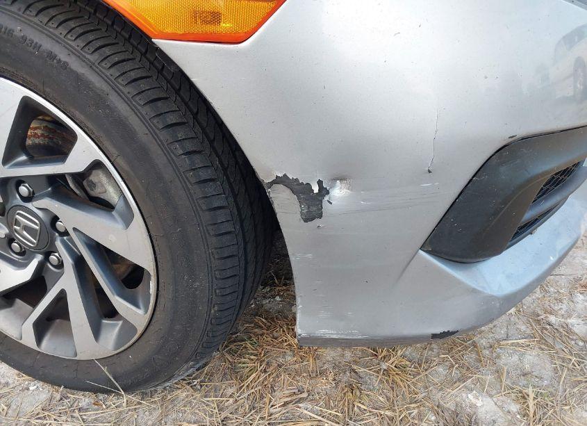 Photo 6 of 2018 Honda Civic EX (VIN 19XFC2F70JE007041)