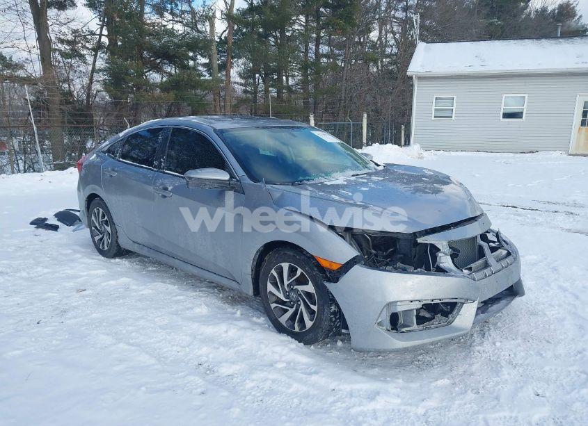 2018 Honda Civic EX (VIN 19XFC2F70JE009114) main photo