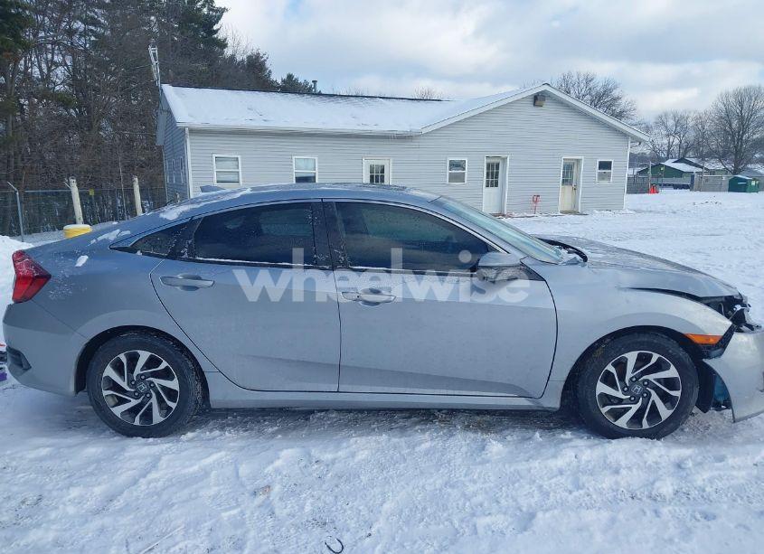Photo 14 of 2018 Honda Civic EX (VIN 19XFC2F70JE009114)