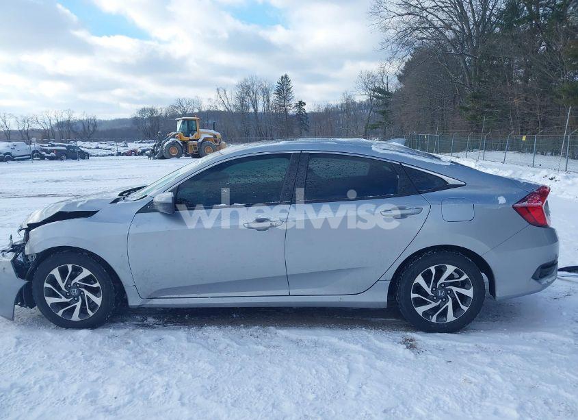 Photo 15 of 2018 Honda Civic EX (VIN 19XFC2F70JE009114)