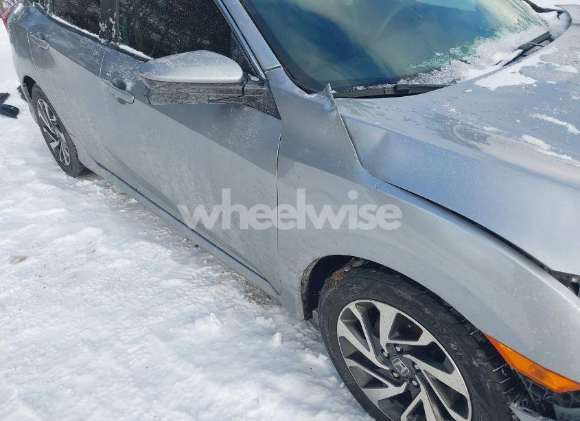 Photo 18 of 2018 Honda Civic EX (VIN 19XFC2F70JE009114)