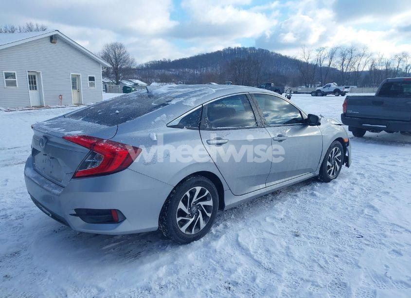 Photo 4 of 2018 Honda Civic EX (VIN 19XFC2F70JE009114)