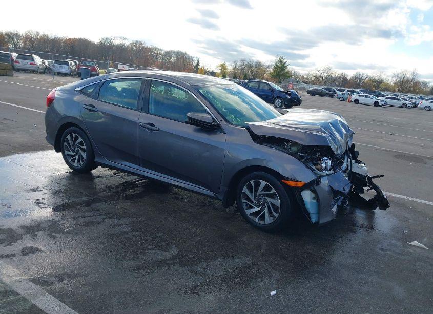 2018 Honda Civic EX (VIN 19XFC2F70JE018301) main photo