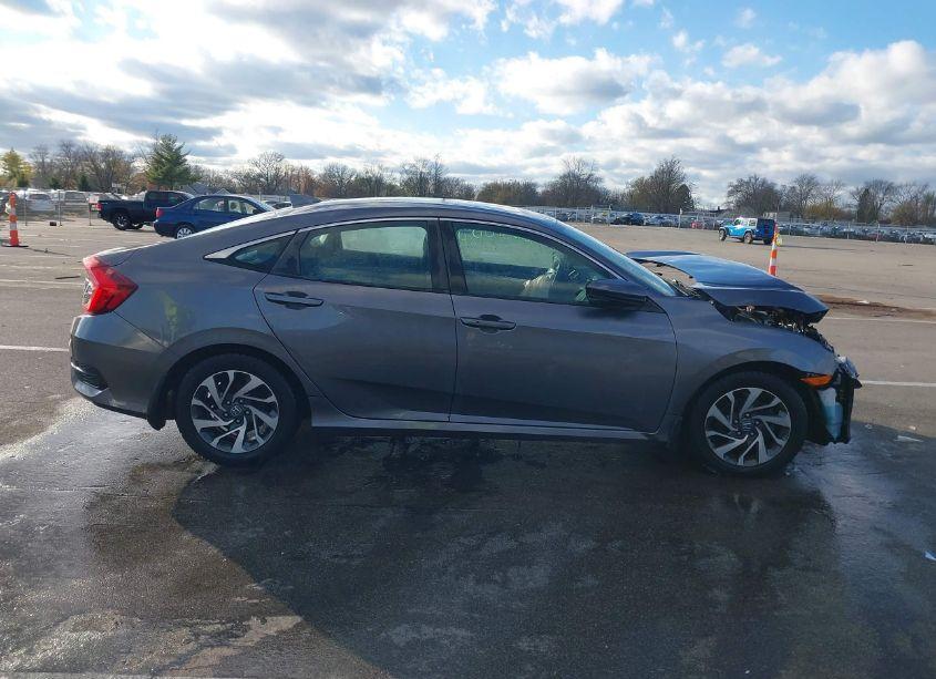 Photo 14 of 2018 Honda Civic EX (VIN 19XFC2F70JE018301)