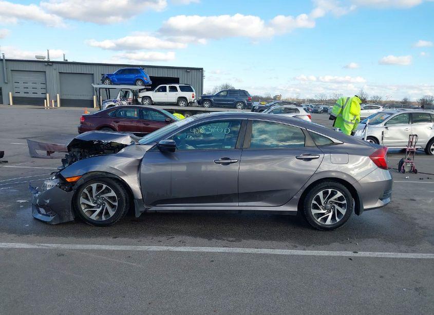 Photo 15 of 2018 Honda Civic EX (VIN 19XFC2F70JE018301)