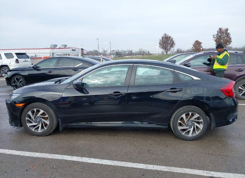 Photo 14 of 2018 Honda Civic EX (VIN 19XFC2F70JE039469)