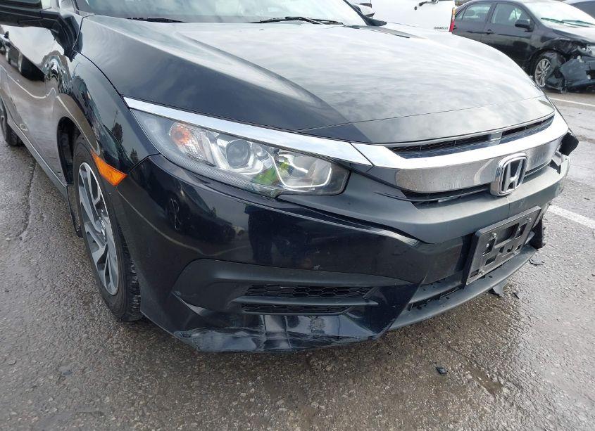 Photo 18 of 2018 Honda Civic EX (VIN 19XFC2F70JE039469)