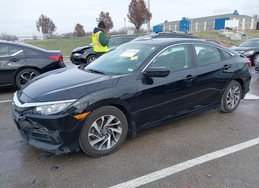 Photo 2 of 2018 Honda Civic EX (VIN 19XFC2F70JE039469)