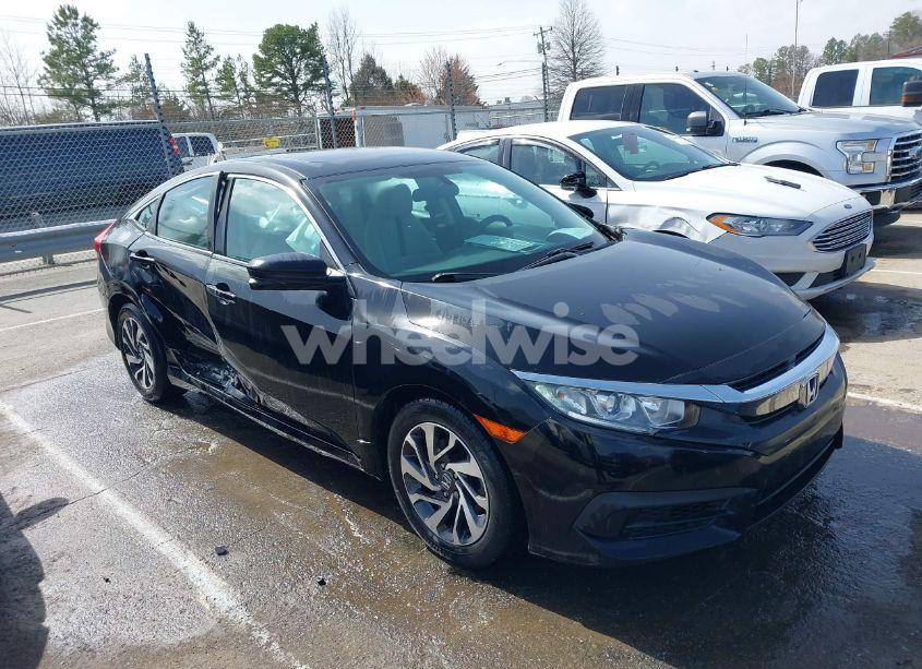 2017 Honda Civic EX (VIN 19XFC2F71HE050846) main photo