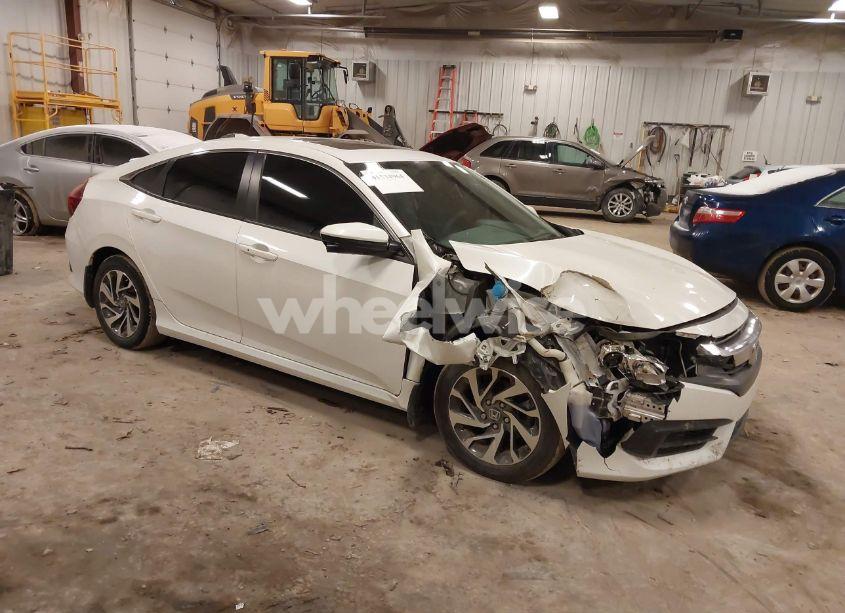 2018 Honda Civic EX (VIN 19XFC2F71JE012426) main photo