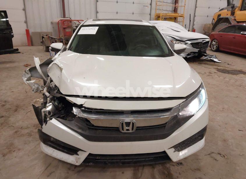Photo 12 of 2018 Honda Civic EX (VIN 19XFC2F71JE012426)