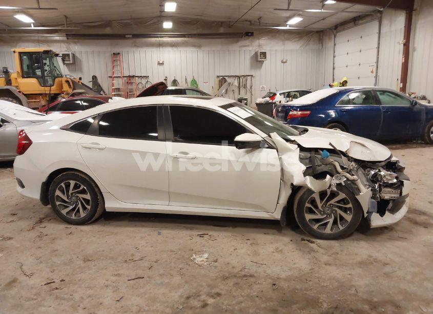 Photo 13 of 2018 Honda Civic EX (VIN 19XFC2F71JE012426)