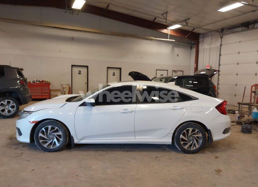 Photo 14 of 2018 Honda Civic EX (VIN 19XFC2F71JE012426)