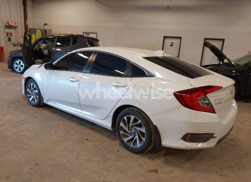 Photo 3 of 2018 Honda Civic EX (VIN 19XFC2F71JE012426)
