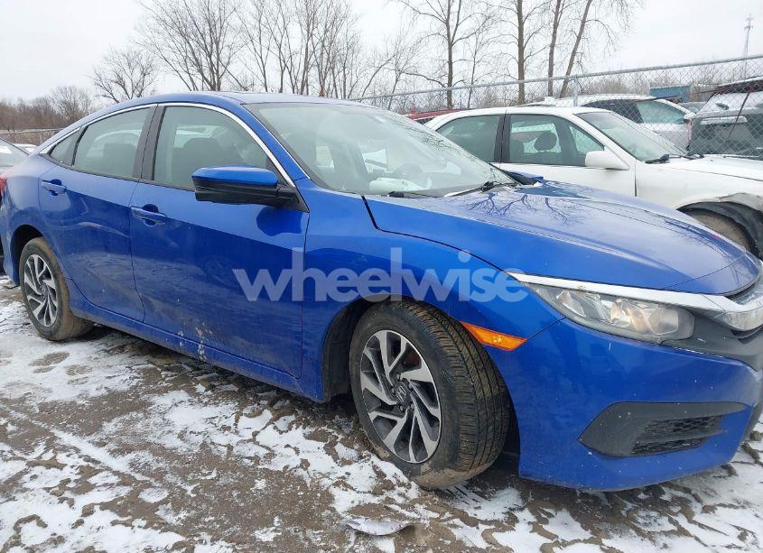 Photo 13 of 2018 Honda Civic EX (VIN 19XFC2F71JE014807)