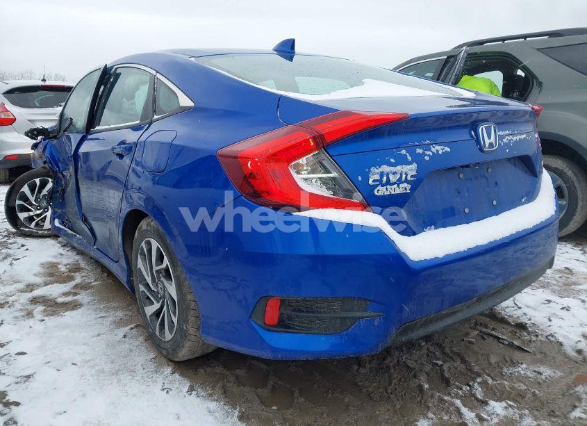 Photo 3 of 2018 Honda Civic EX (VIN 19XFC2F71JE014807)