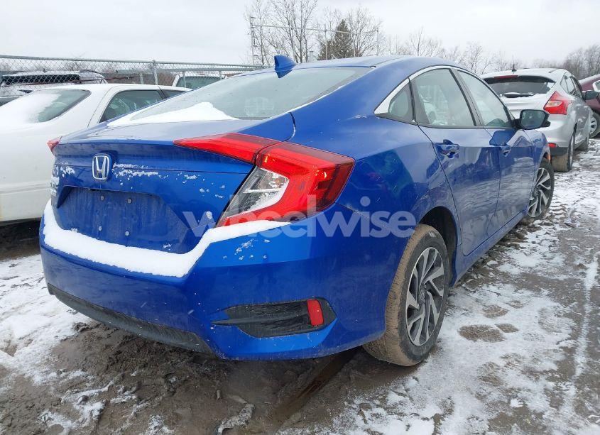 Photo 4 of 2018 Honda Civic EX (VIN 19XFC2F71JE014807)