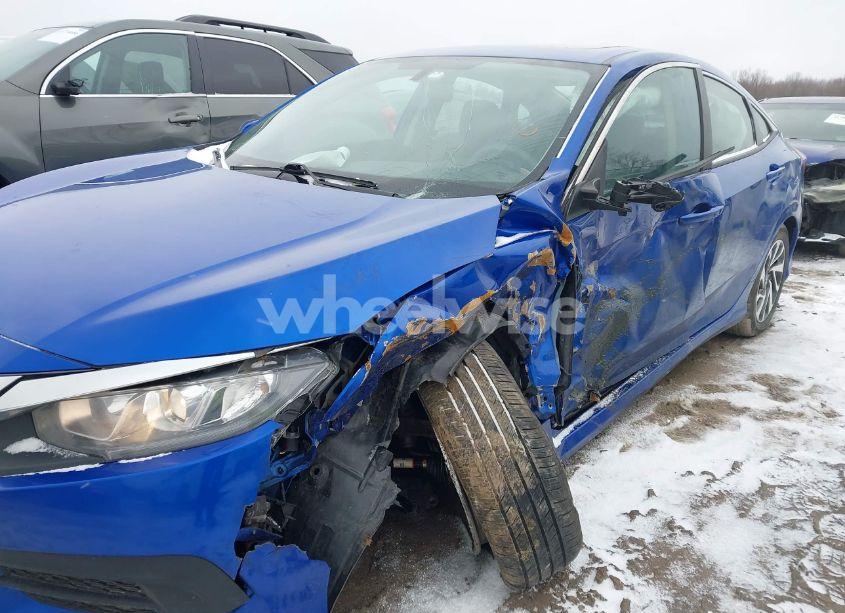 Photo 6 of 2018 Honda Civic EX (VIN 19XFC2F71JE014807)