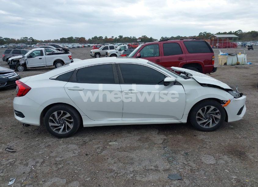 Photo 13 of 2018 Honda Civic EX (VIN 19XFC2F71JE023944)