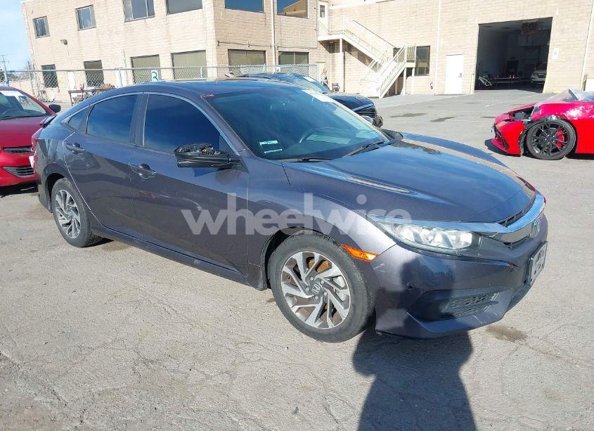 2018 Honda Civic EX (VIN 19XFC2F71JE201514) main photo