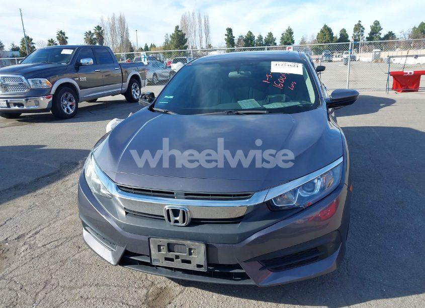 Photo 12 of 2018 Honda Civic EX (VIN 19XFC2F71JE201514)