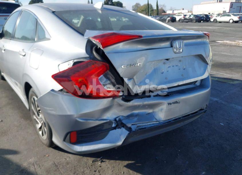 Photo 6 of 2018 Honda Civic EX (VIN 19XFC2F71JE202470)