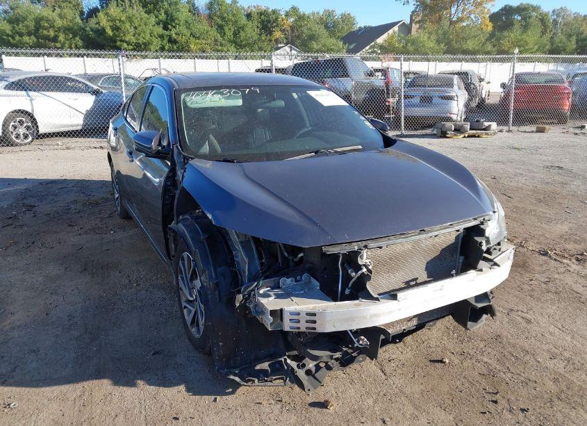 2017 Honda Civic EX (VIN 19XFC2F72HE026782) main photo