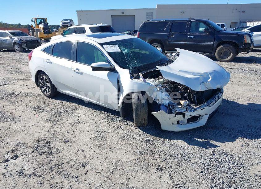 2017 Honda Civic EX (VIN 19XFC2F72HE075433) main photo