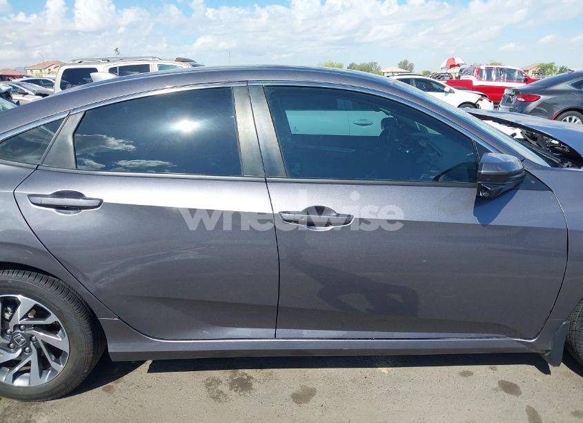 Photo 13 of 2018 Honda Civic EX (VIN 19XFC2F72JE011401)