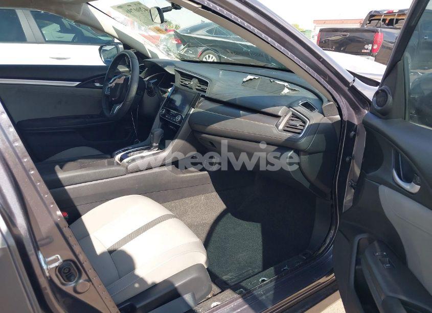 Photo 5 of 2018 Honda Civic EX (VIN 19XFC2F72JE011401)