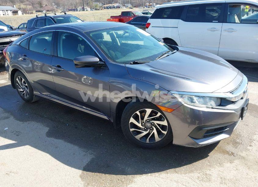 2018 Honda Civic EX (VIN 19XFC2F72JE018297) main photo